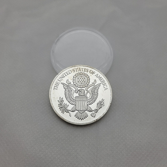 1 oz. Liberty Silver Plated .999 Copper Novelty Coin - Picture 2 of 2